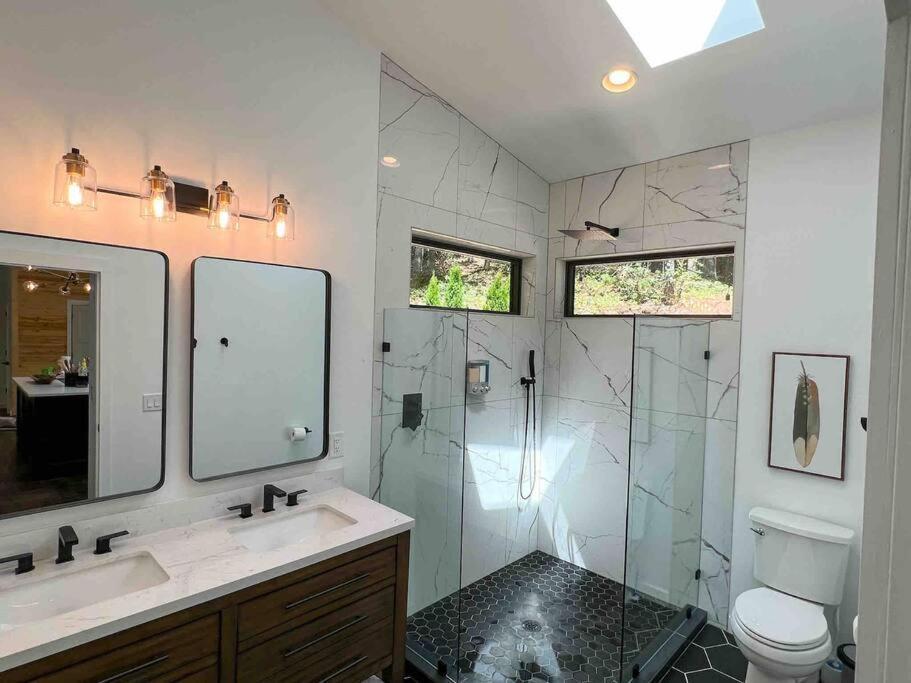Modern Mountain Getaway With Hot Tub, Fire Pit Βίλα Sautee Nacoochee Εξωτερικό φωτογραφία