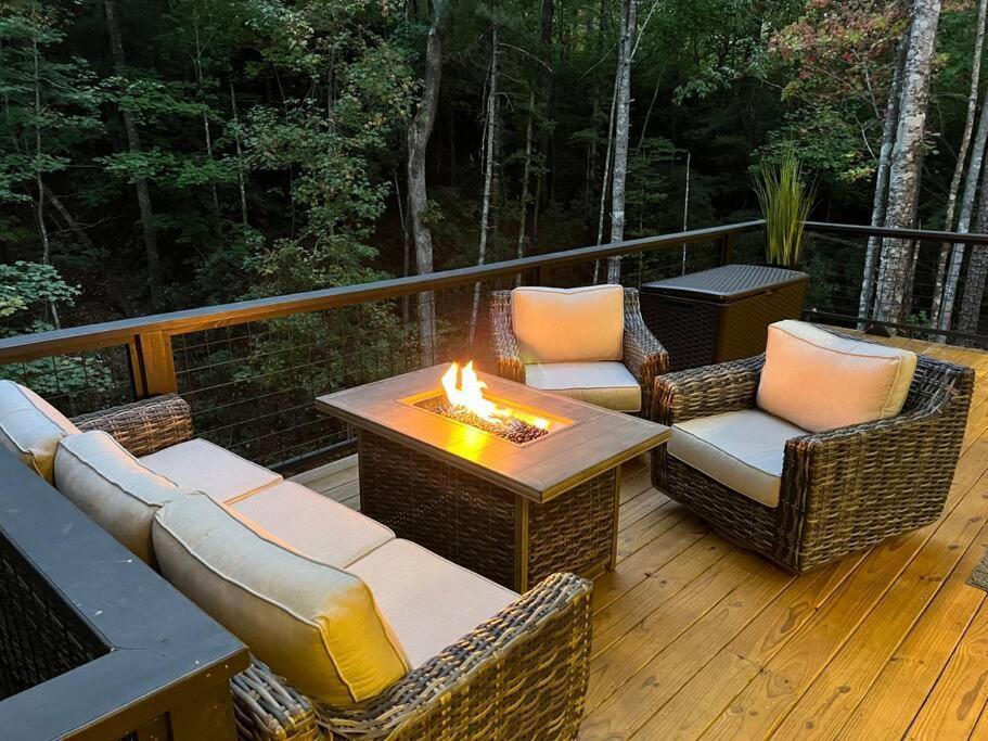 Modern Mountain Getaway With Hot Tub, Fire Pit Βίλα Sautee Nacoochee Εξωτερικό φωτογραφία